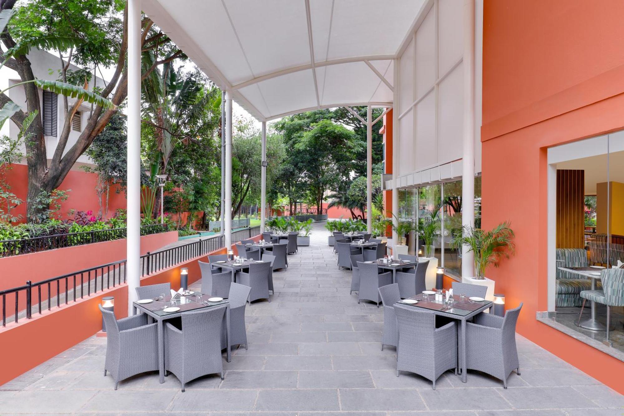 Lemon Tree Suites, Whitefield, Bengaluru Buitenkant foto